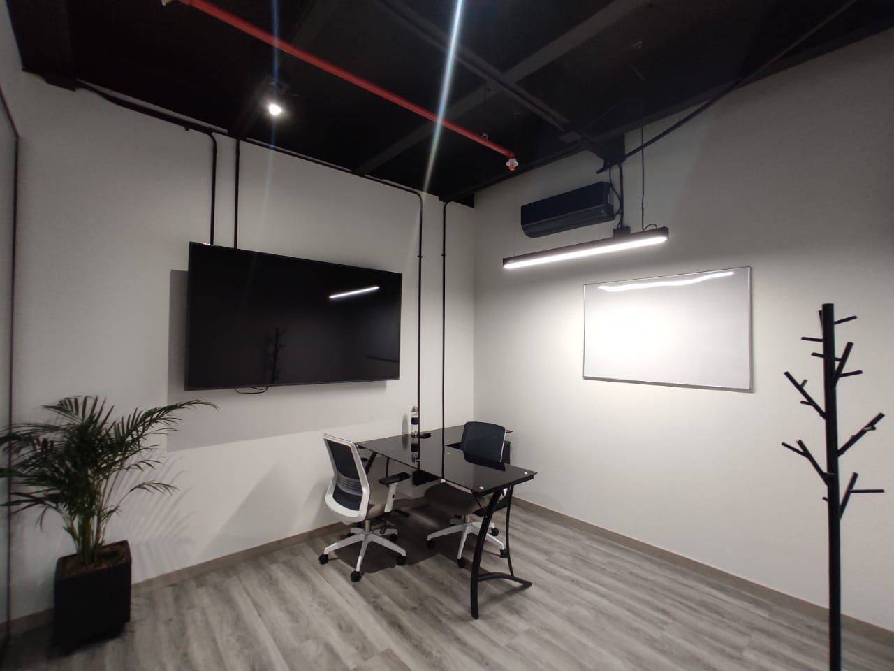 Oficina 801, sala de juntas